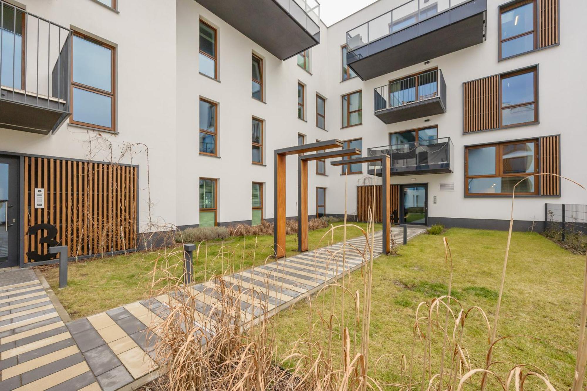 Lux Pastel Oasis Family With Parking & Gym By Renters Prestige