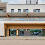 Lux Pastel Oasis Family Apartment With Parking & Gym By Renters Prestige